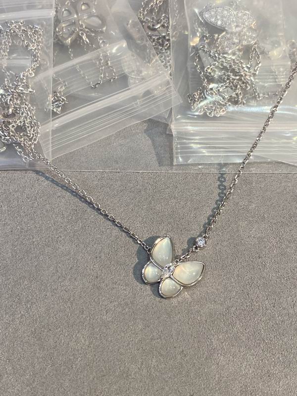 Van Cleef & Arpels necklace 03lyh54